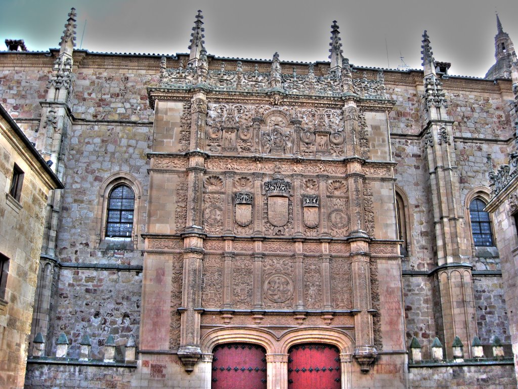 Salamanca - Portada de la universidad by Alberto González Gar…