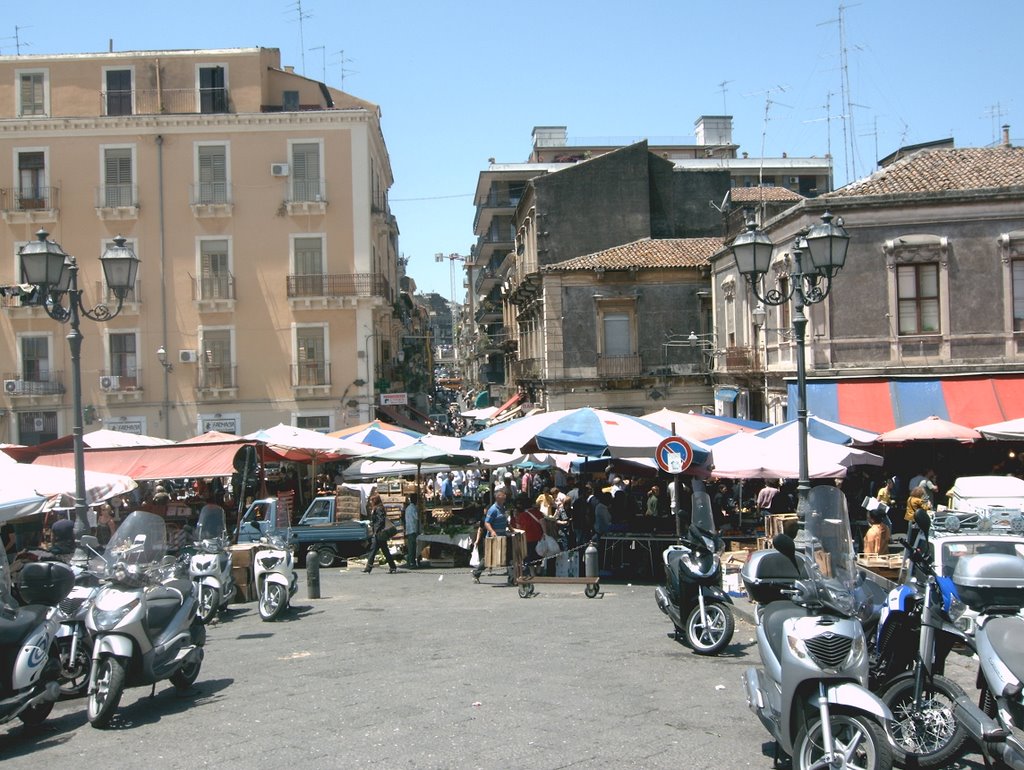 Catania, mercato di strada by Björgvin Asgeirson