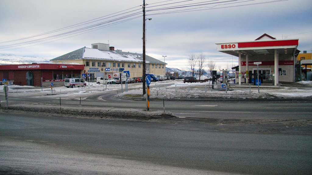 Samvirkelaget and the gas station. Bossekop. Bossogohppi. by Roy-Erik Andersen