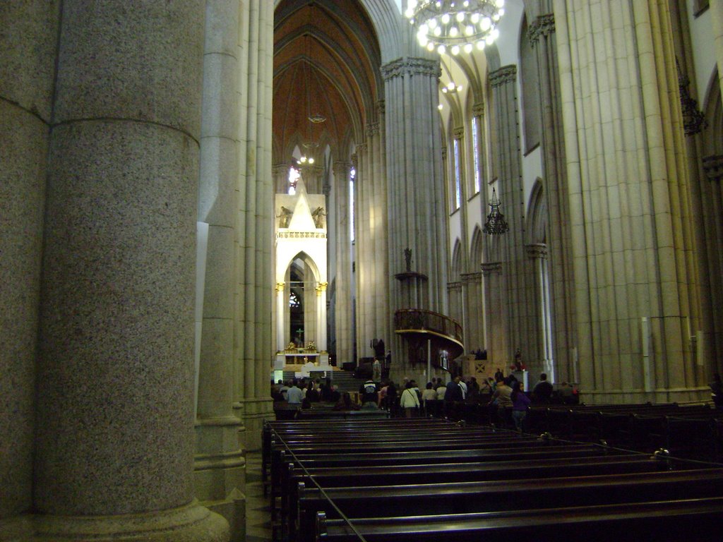 Interior da Catedral da Sé by João Fleury