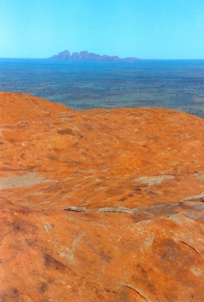 Kata Tjuta is 30 k's away 2 by Geerten