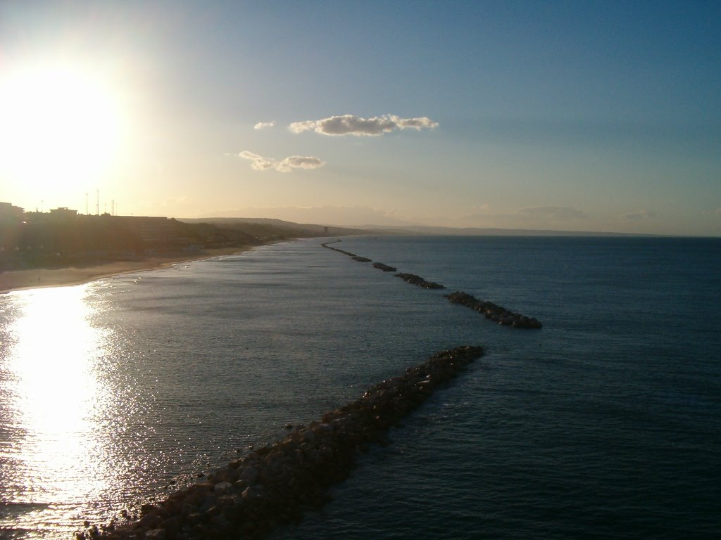 Atarder en Termoli desde castello svevo by Vladimir Silva López