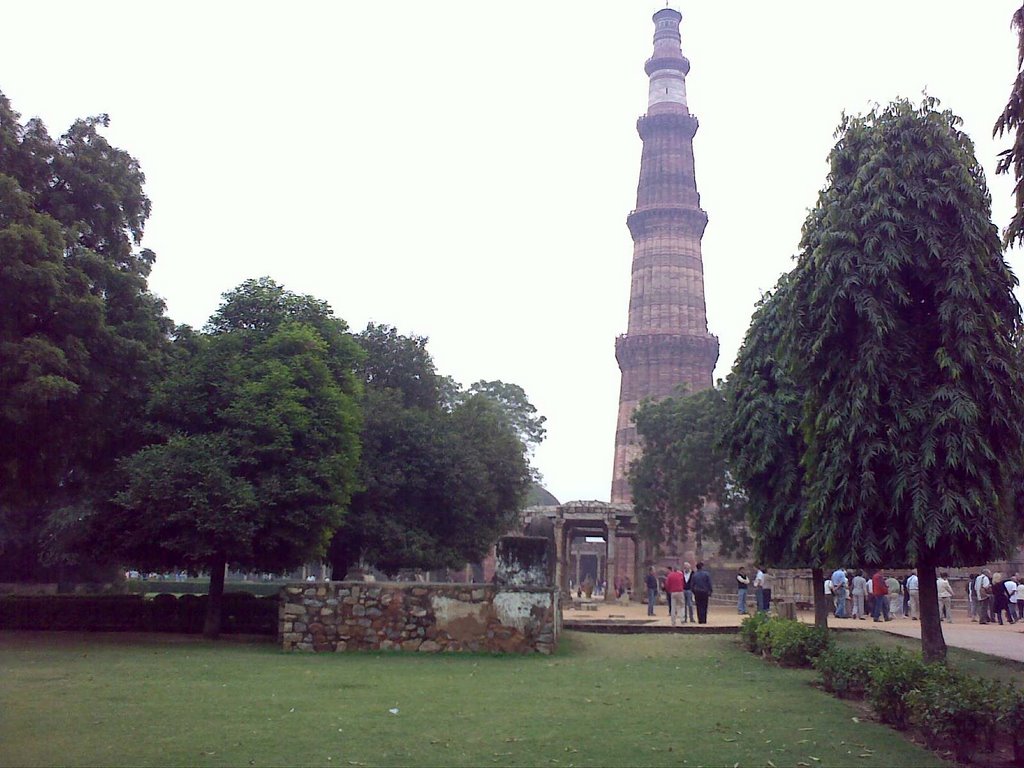 Qutb Minar, Delhi from compound entrance - Nikhil by Nikhil Newalkar