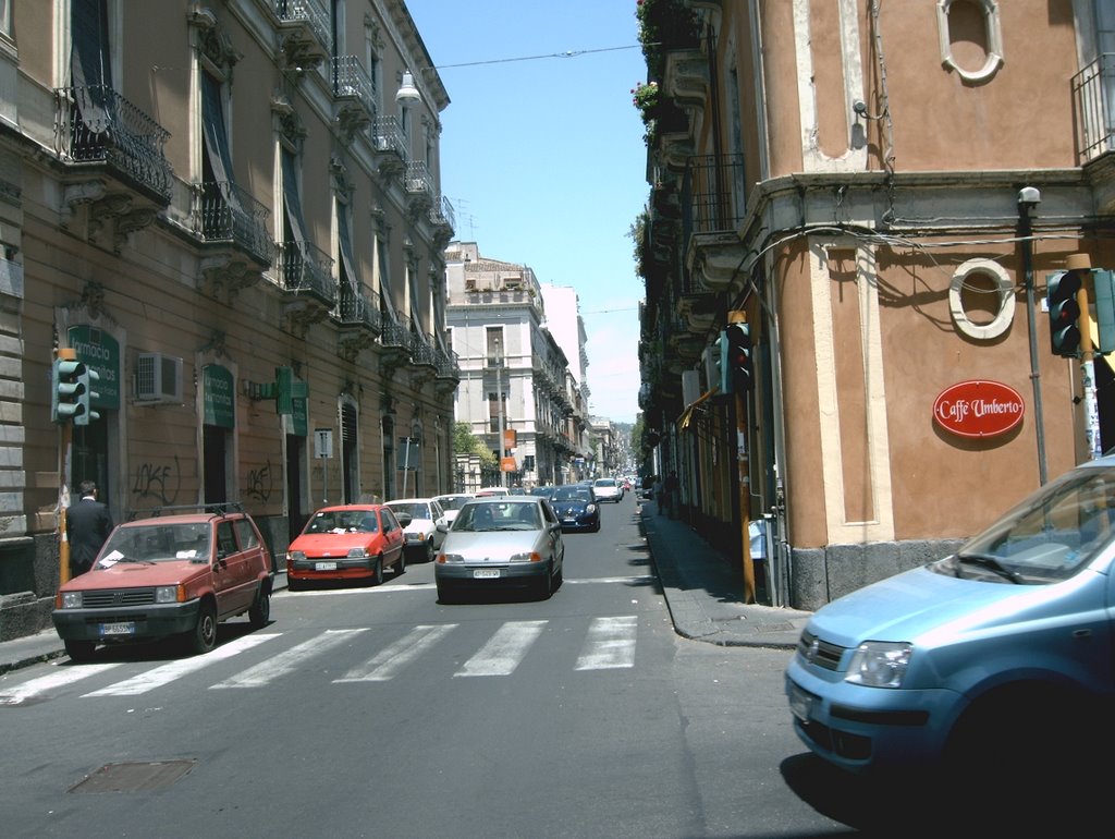 Un' strada di Catania by Björgvin Asgeirson