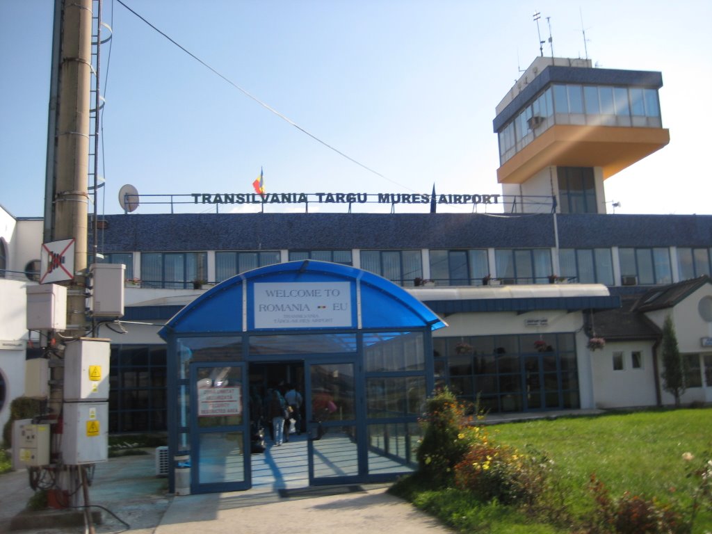 Aeroportul International Transilvania Targu Mures by Miky Bartha