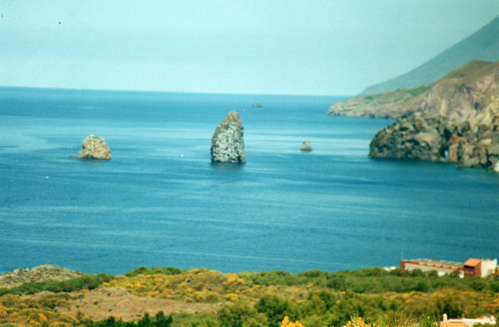 Passaggio fra Vulcano e Lipari visto da Vulcanello by gioar88