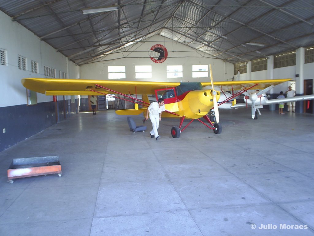 Hangar by © Julio Moraes