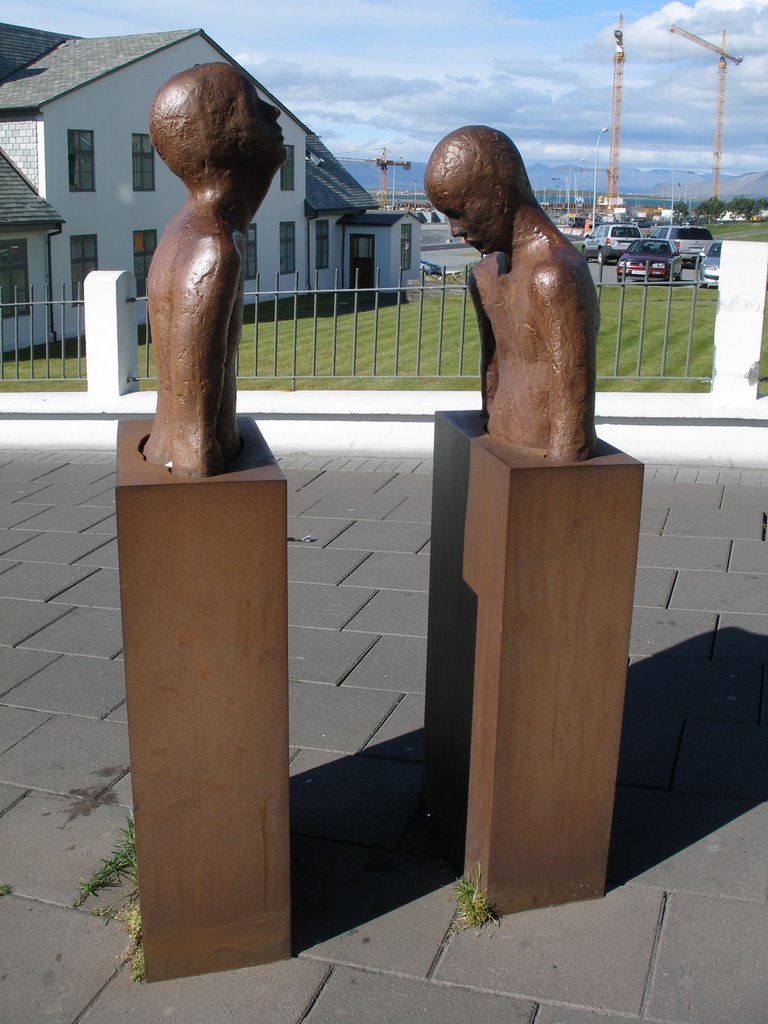 Two Reykjavik inhabitants next to Parliament House by Noxo