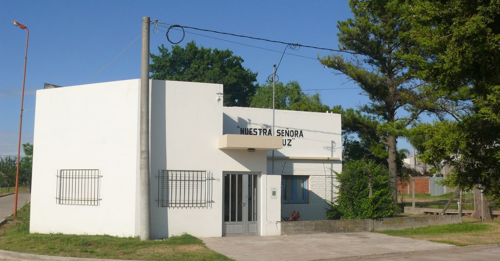 Escuela "Nuestra Señora de la Luz" by Juan José Braun