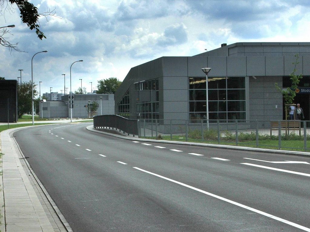 Słodowiec underground station (Aug 2008) by wza