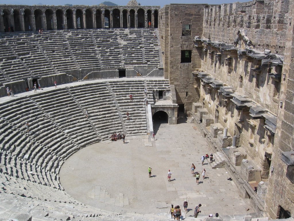 Aspendos: Théâtre by pingwi