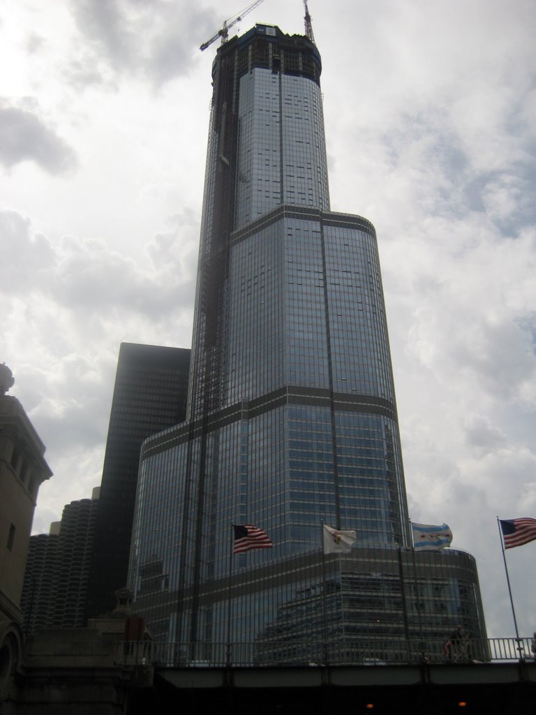 Trump International Hotel and Tower from river by vedhead011