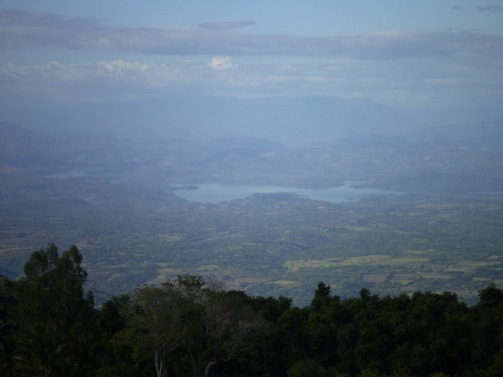 Vista del rio Lempa desde restaurante Cartagena - Alegria, Usulutan by alvaro07dimas