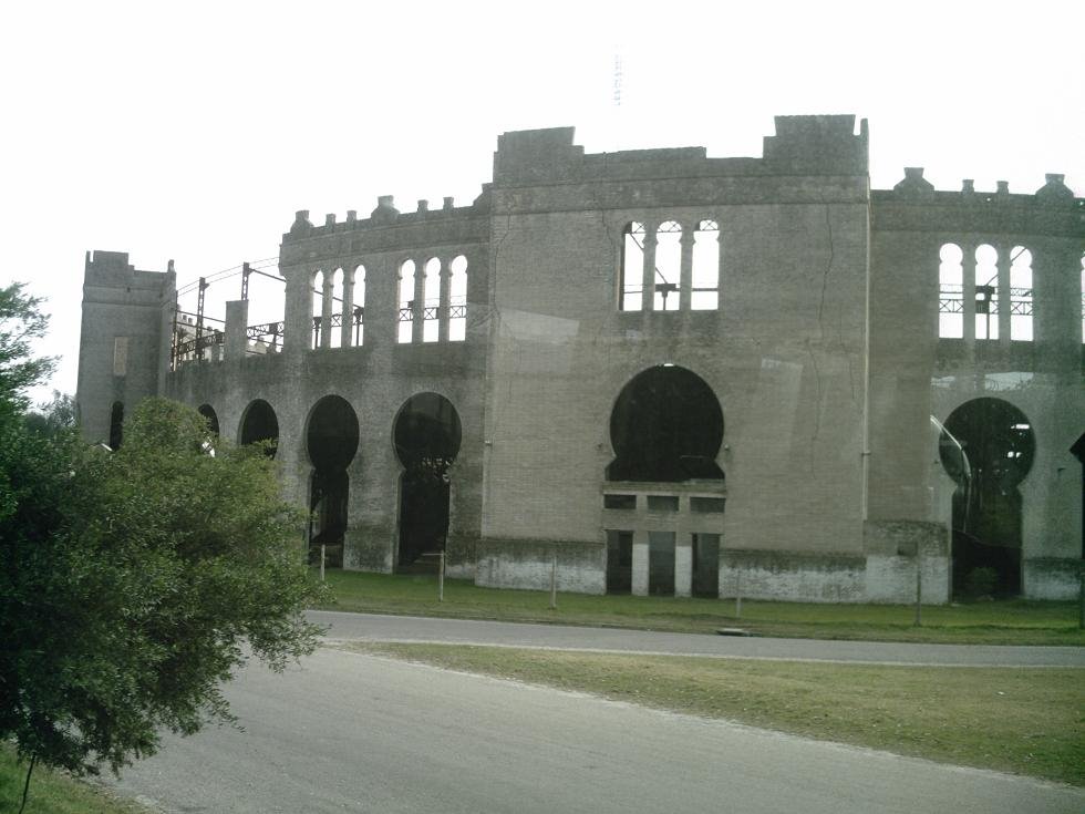 Plaza de Toros, Colonia de Sacramento by IJvc