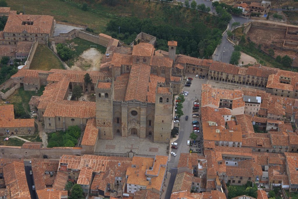 19250 Sigüenza, Guadalajara, Spain by Antonionegredo