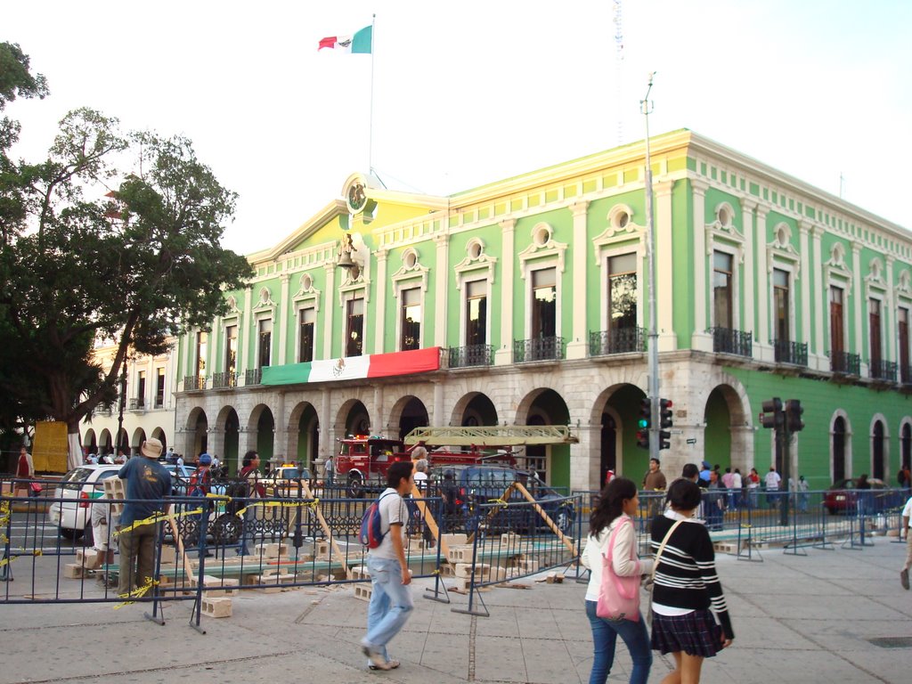 Palacio del Gobernador Mérida México by Jorge Cámara