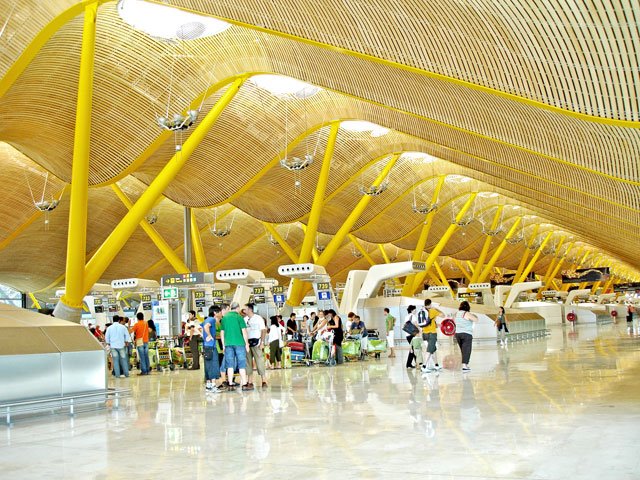 Barajas Airport (T4), Madrid by Alexey Rumjancev