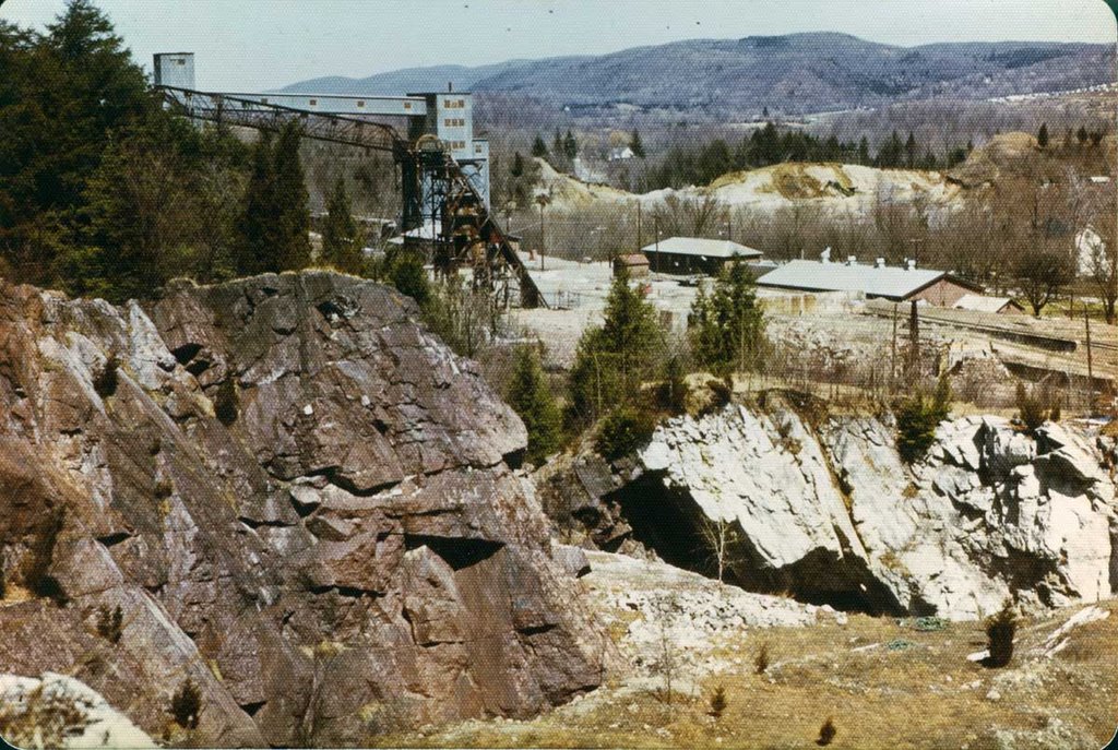 Sterling Hill Mine, 1973 by J Williams