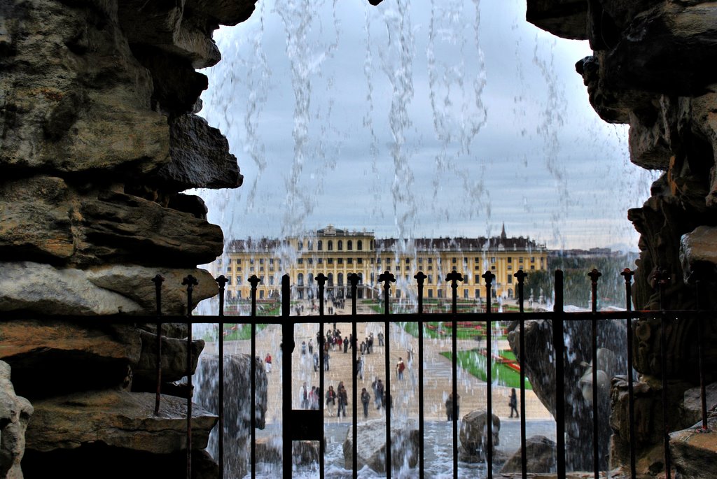 Schloss Schönbrunn by György Sinka