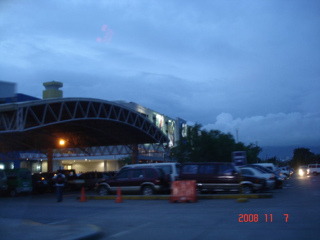 SM City Cebu Parking by jowendell