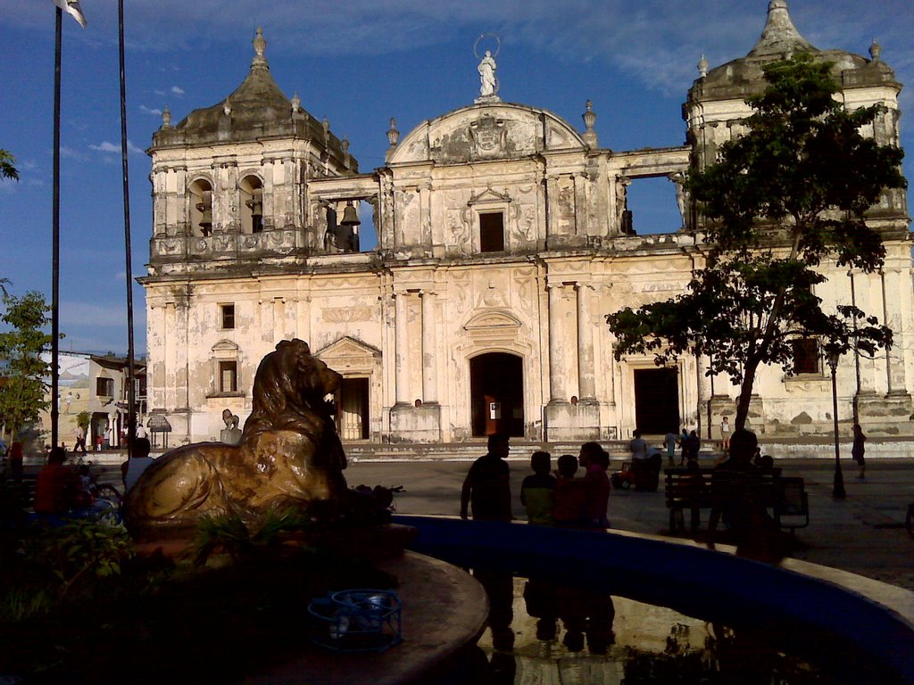 2008/11 Nicaragua, León. Catedral. by don Senen