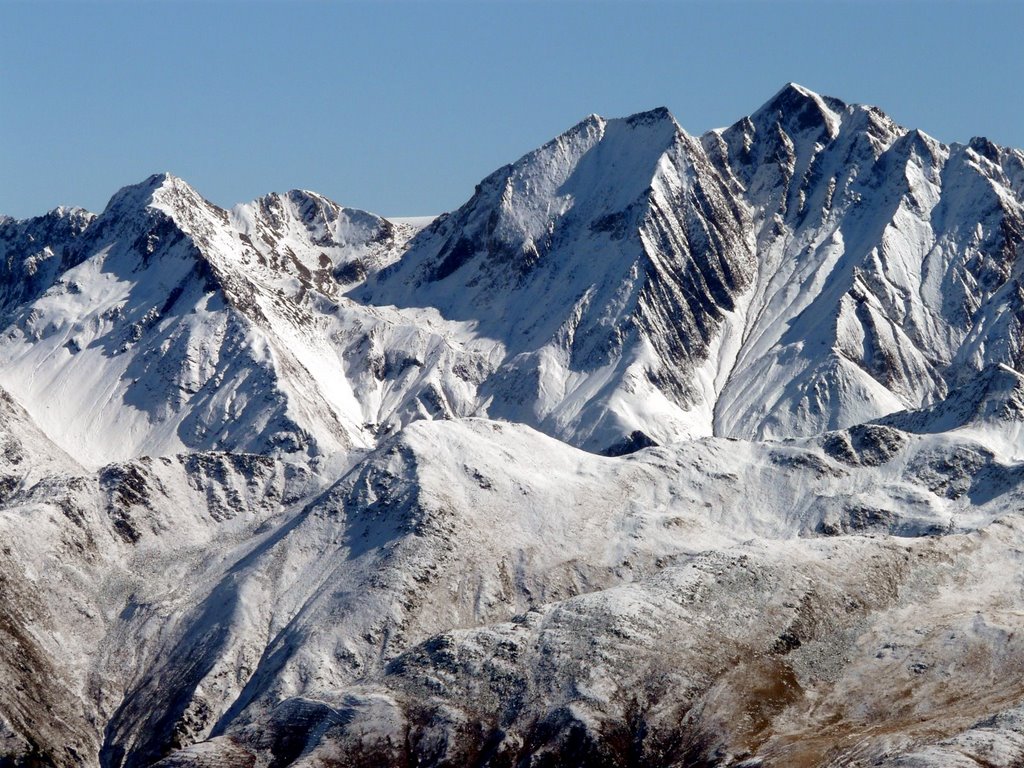 Links Merezebachschjie / Rechts das Blinnenhorn. by Norbert Burgener