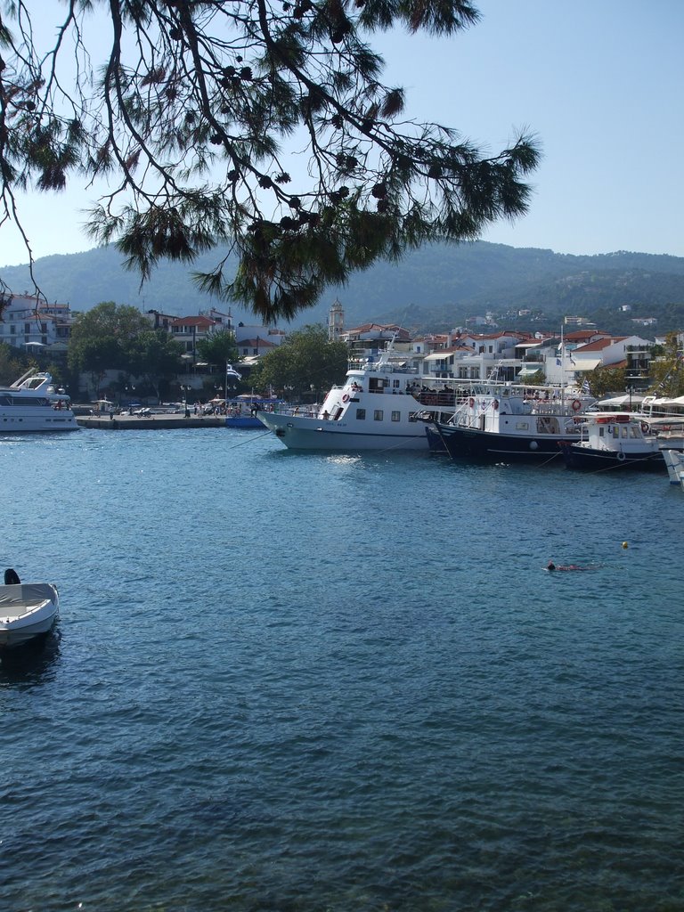 Skiathos town view from Bourtzi by lillalorinczi