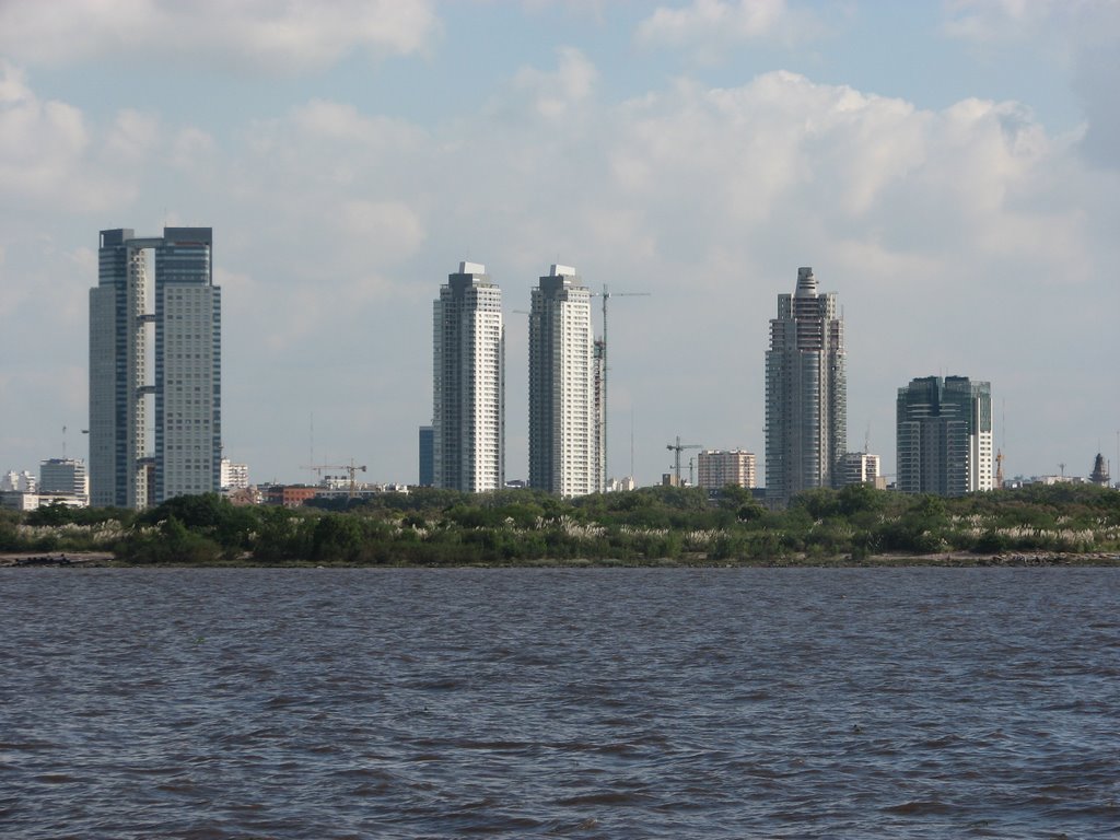 Torres de Puerto Madero, desde el río by Martin Otero