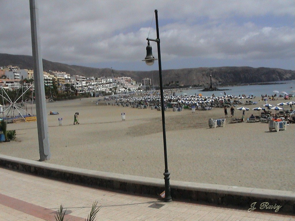 Playa de Los Cristianos SEP-03 by J. Ruiz