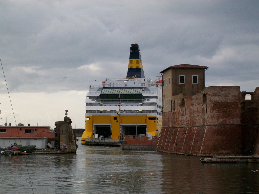 Poppa della nave e castello by Johnny.N