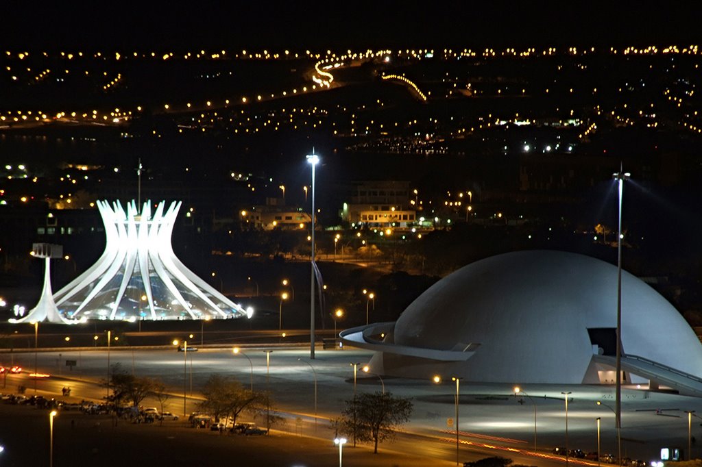 Catedral e Museu Nacional de Brasilia, DF, Brasil by André Borges Lopes