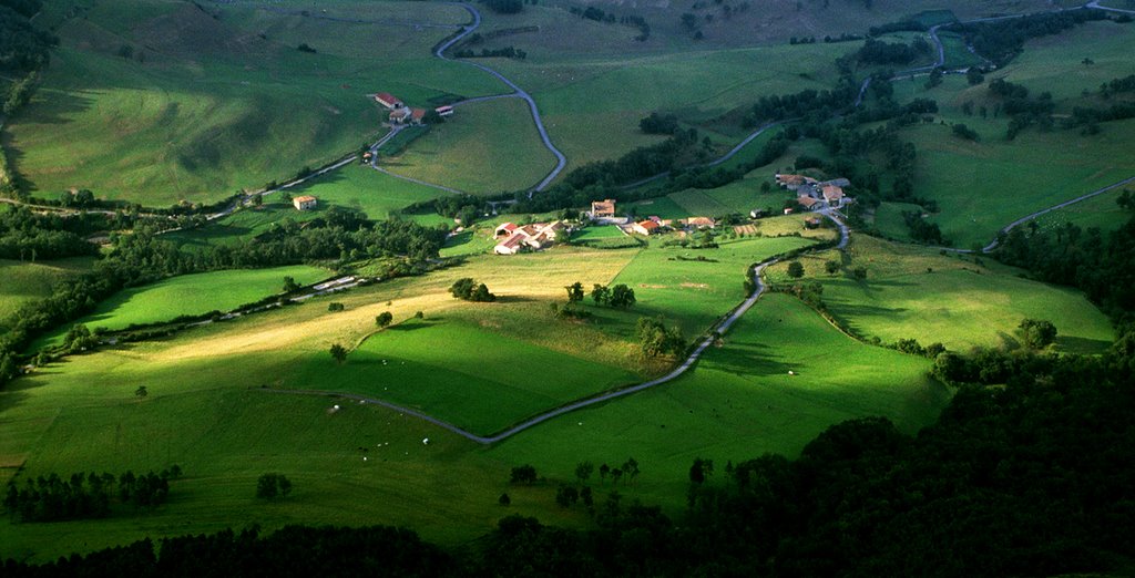 Aguiñiga desde el Tologorri by Enrique Ortiz de Zárate