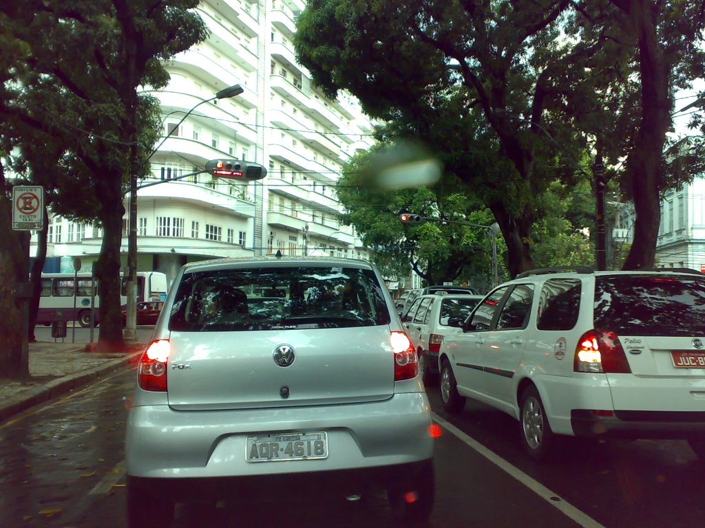 Cruzamento das Avenidas Presidente Vargas, Av.Nazaré, Av. Serzedelo Corrêa e Rua Gama Abreu (Chuva das 15 horas) - Belém, PA by Márcio Jorge