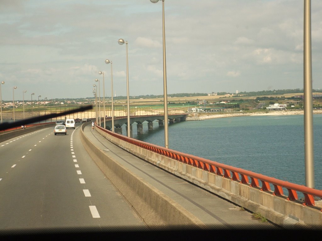 Vue sur le pont de ile de ré by titineveu