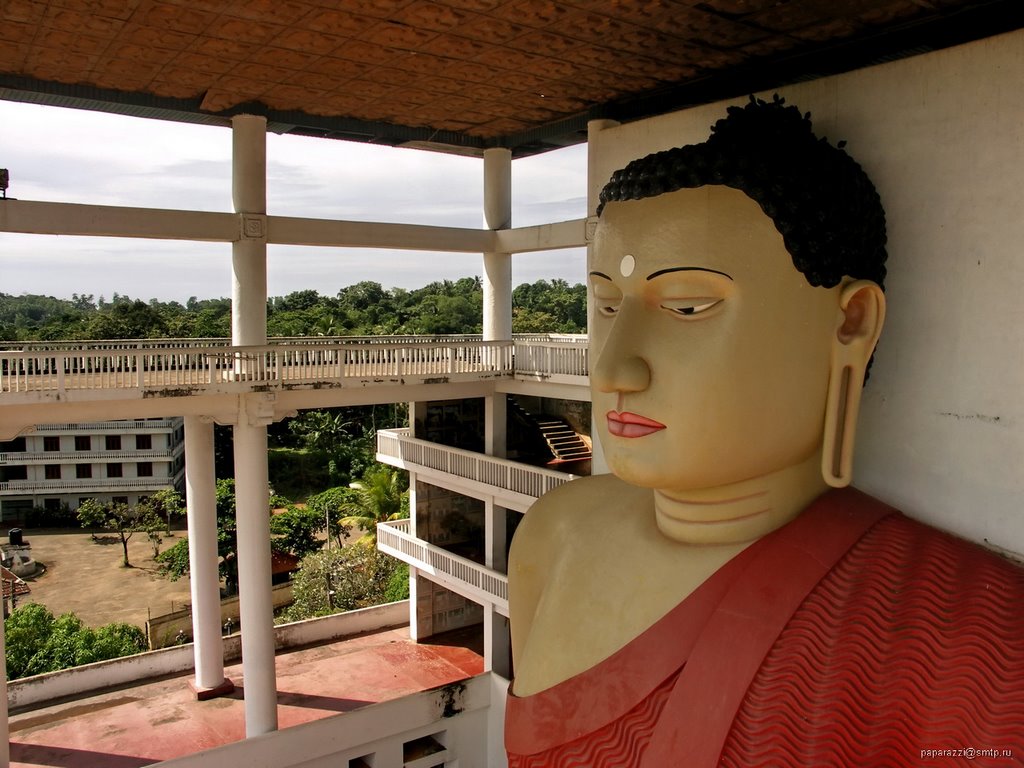 Sri Lanka Matara Temple big Buddha Statue by paparazzistas