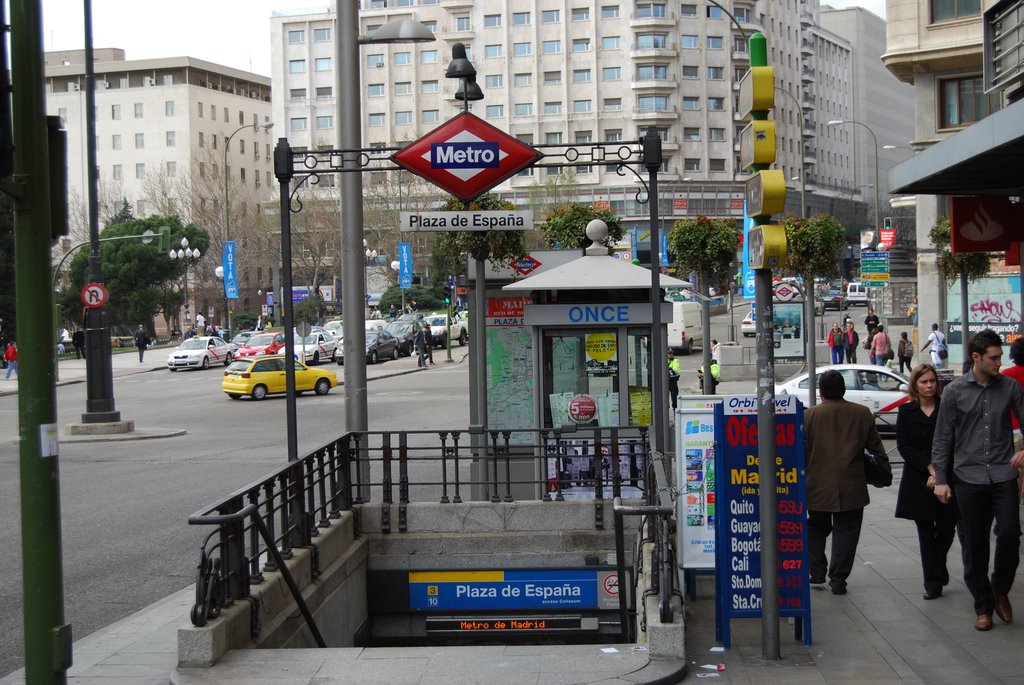 Metrostation Plaza de España by ©hris.El.Chiringuito