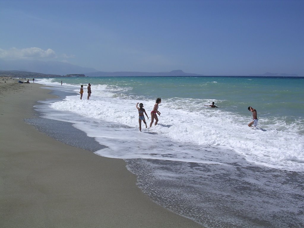 Platanes beach in front of Rethymno by Ivan Zkey