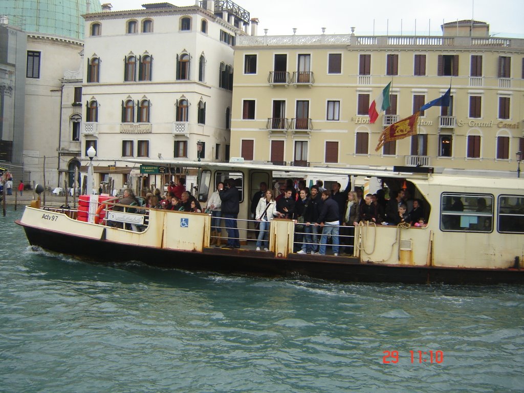 Transporte Coletivo em Veneza by Marcos Peruzzolo