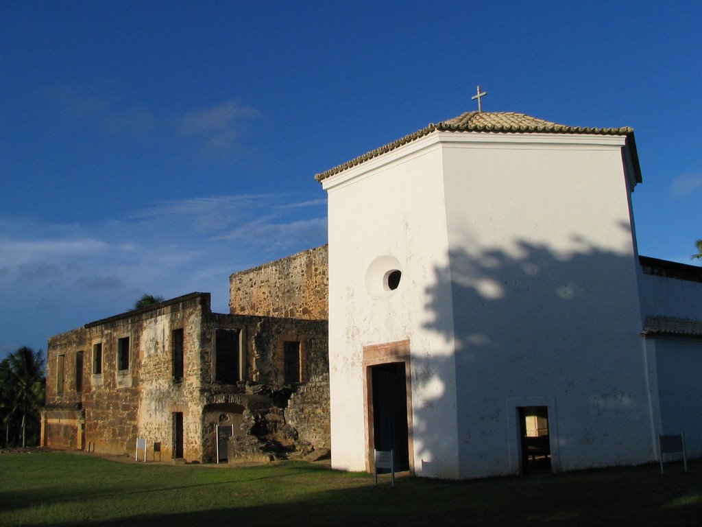 Castelo Garcia D'Ávila, Praia do Forte, Mata de São João, Bahia by Cecília O. de Azevedo