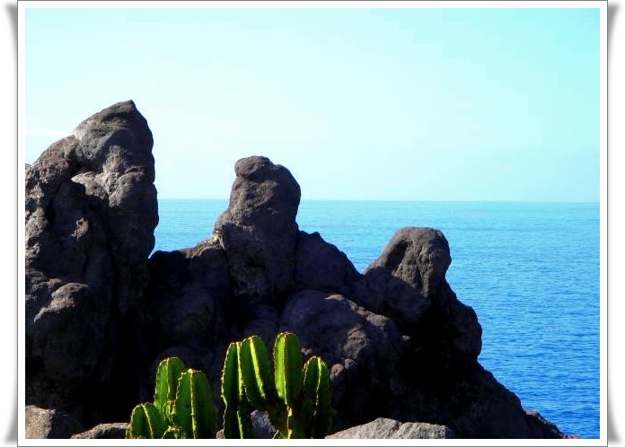 LOS GIGANTES by jac hendrix