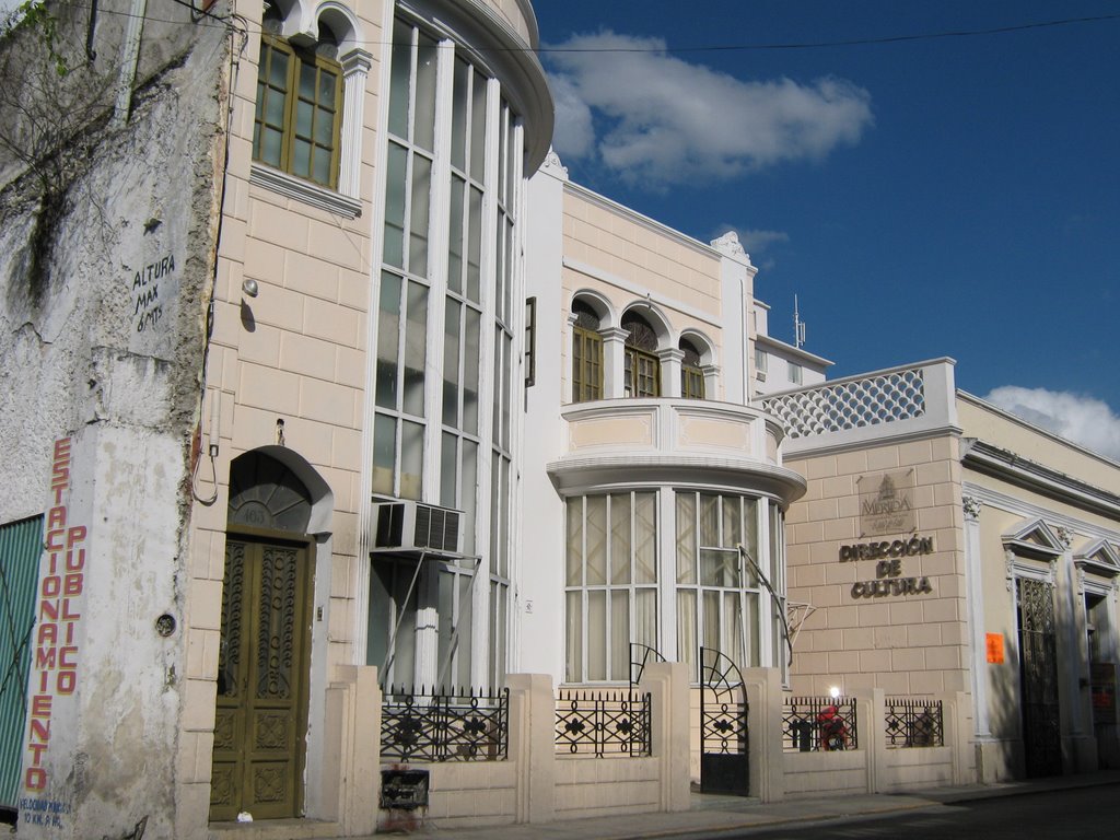 Dirección de Cultura del Ayuntamiento de Mérida by José Manuel Repetto Menéndez