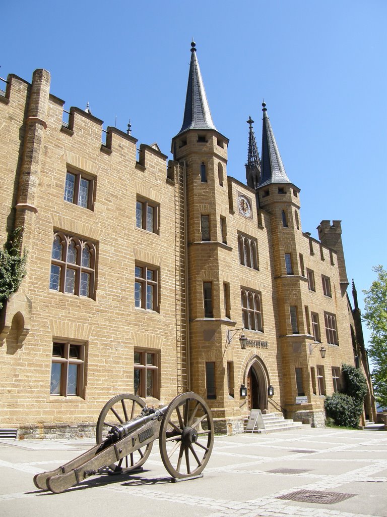 Burg Hohenzollern, Deutschland by kaarvea