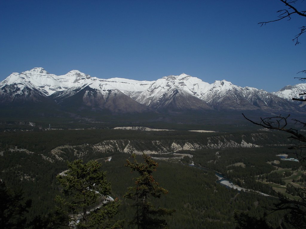 Beautiful scenery on tunnel mountain by vinny007