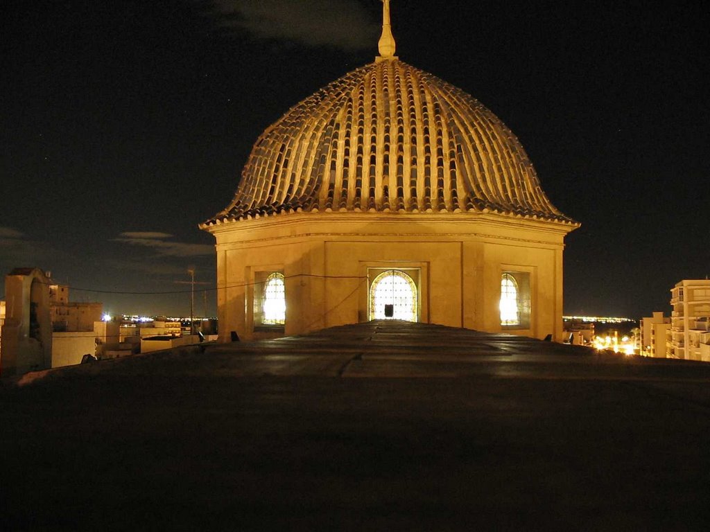 Cupula de la Iglesia desde el tejado de la Iglesia by Mauricio Fernandez Soriano