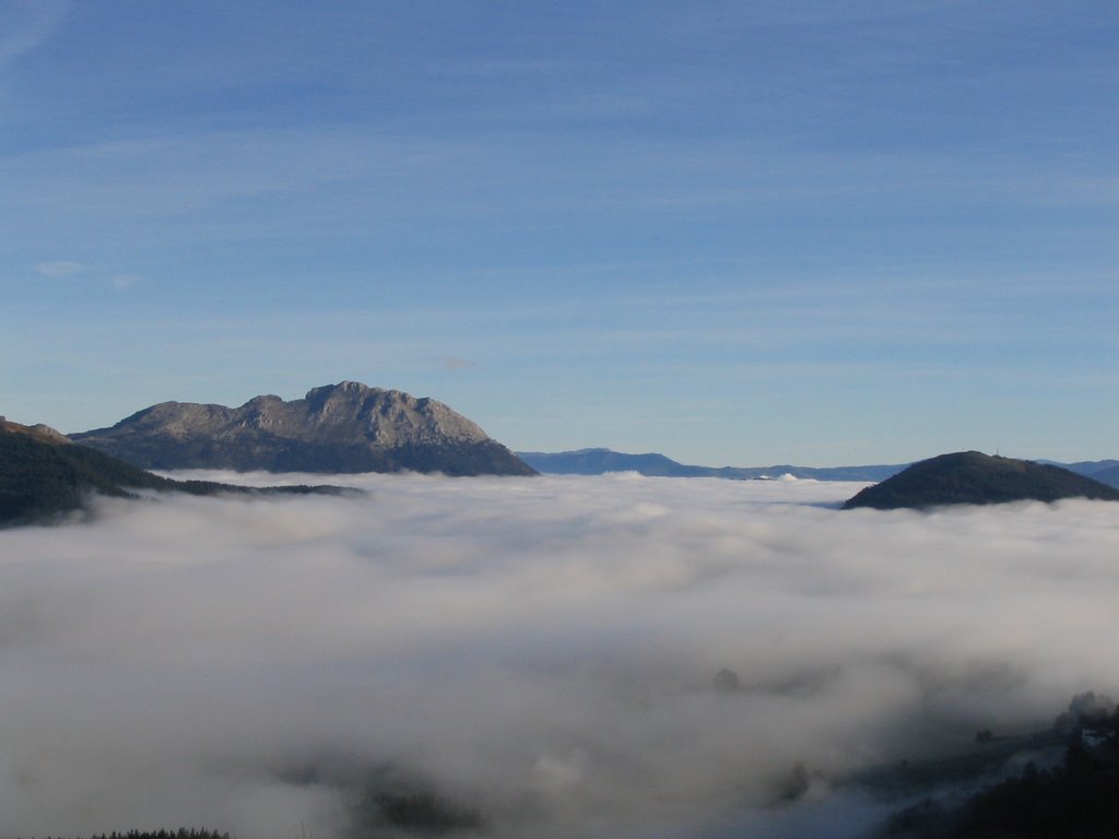 Mar de nubes by Zigor Unamuno