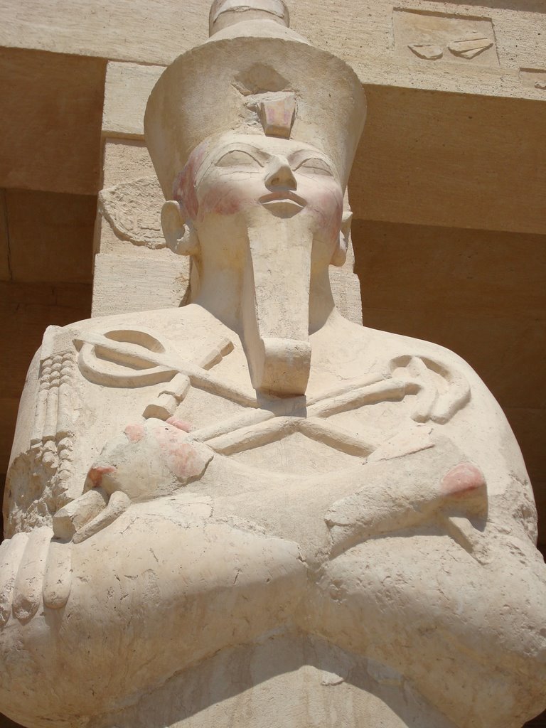 Statue of Hatshepsut, Hatshepsut Temple by ppreetha