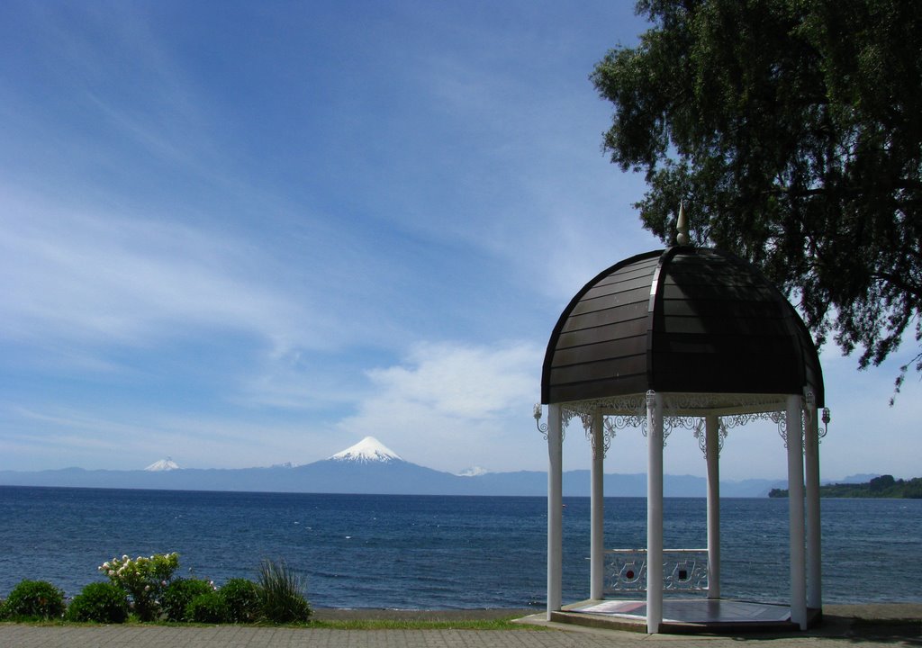 Volcán y glorieta by José López Tarrés