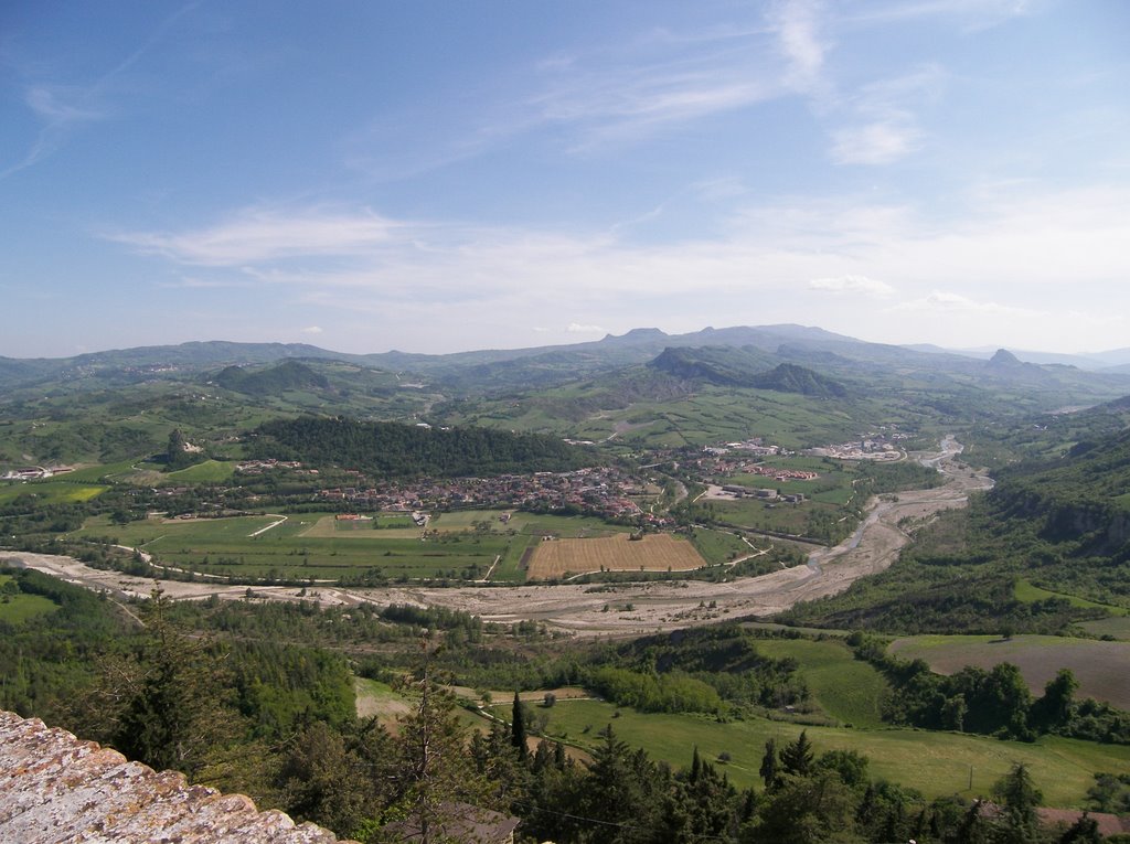 Panorama sulla Valmarecchia da Montebello by lucabellincioni