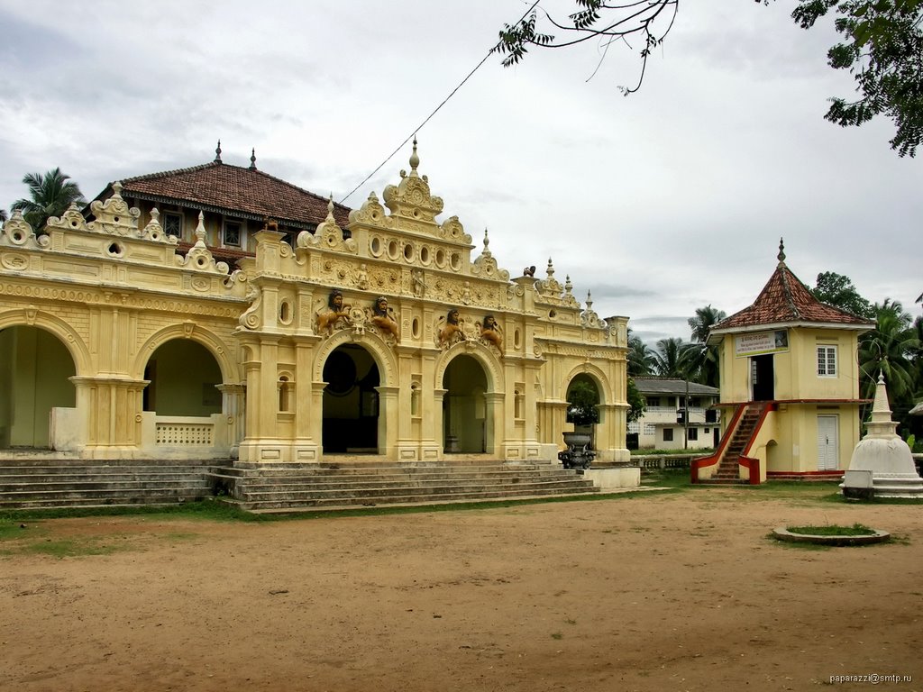 Sri Lanka Dikwella Temple Wewurukannala Vihara by Paparazzi Stas