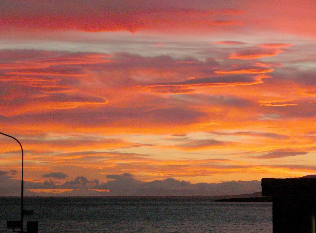 Almost sunset from Grandavegur at 3 am, by Per Allan Nielsen by Per Allan Nielsen